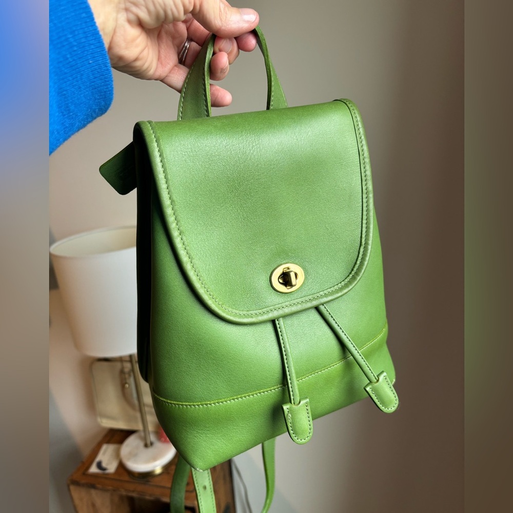 🍃Vintage Coach Daypack #9960 in Leaf 🍃
